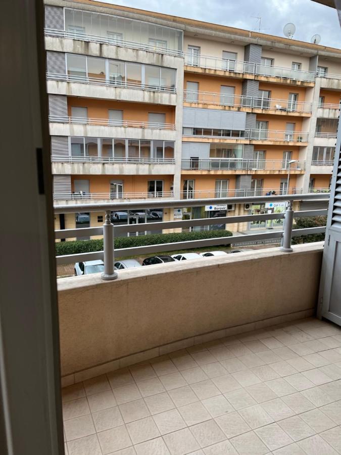 Lovely Apartment With The Parking Place Podgorica Esterno foto